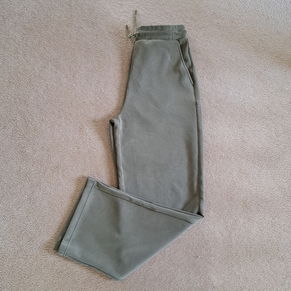 New! Bench Joggers Women's Size Medium Green Pull On Wide Leg Pant Sueded Jogger - Picture 9 of 9